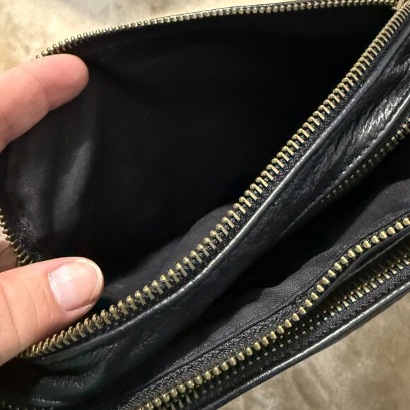 Wanderers Travel Co Leather Crossbody Bag - Picture 8 of 10